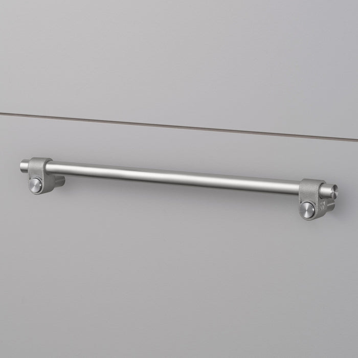 Cast Pull Bar