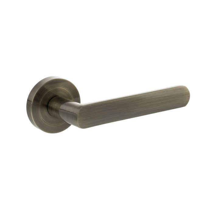 STATUS Carolina Lever Door Handle on Round Rose