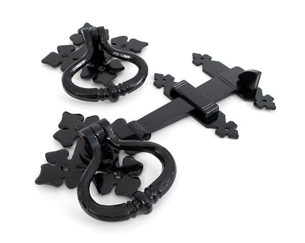 From The Anvil Handles Latch Black Shakespeare Latch Set